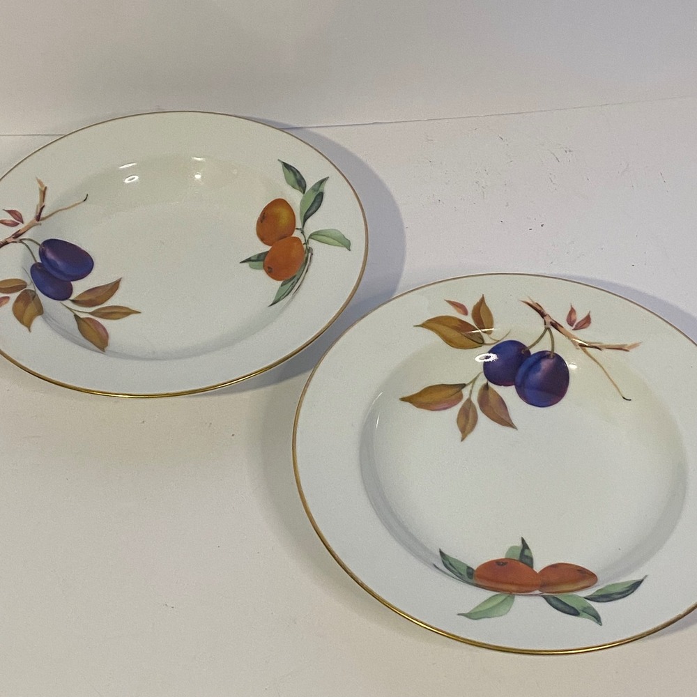 Royal Worcester Evesham Dinner Plates Set of 2 White Gold Excellent Fruit Motif